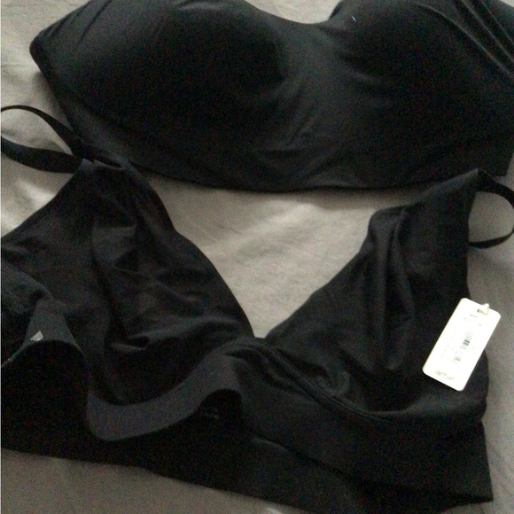 2 Aerie bars. One is wireless-XL. The other is a mesh triangle wireless one-XXL. - Picture 4 of 5